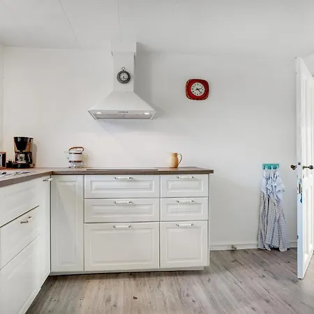 In בית נופש *